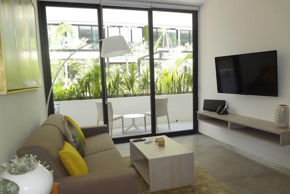 The City Luxury Suites 普拉亚卡门 外观 照片