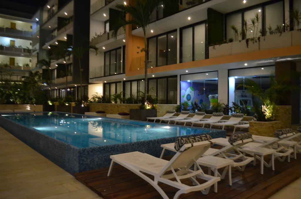 The City Luxury Suites 普拉亚卡门 外观 照片