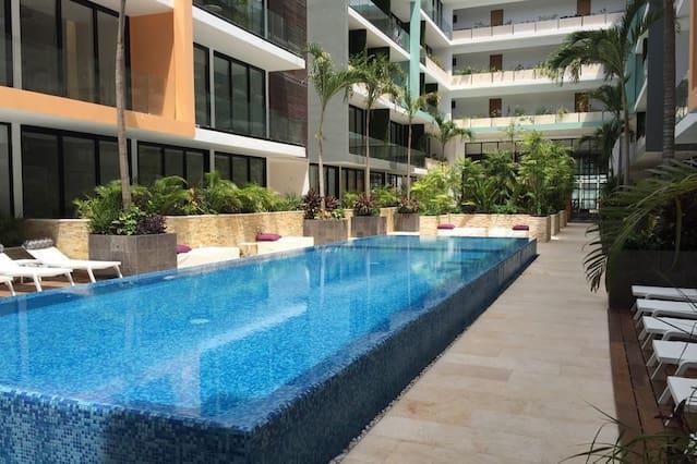 The City Luxury Suites 普拉亚卡门 外观 照片